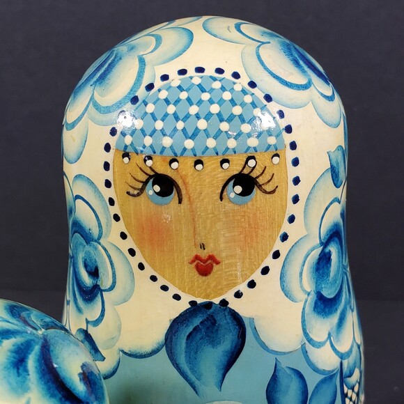 Vintage Russian Matryoshka Nesting Dolls, Blue Floral Woman Dolls, 1.75 - 5" - Picture 2 of 9